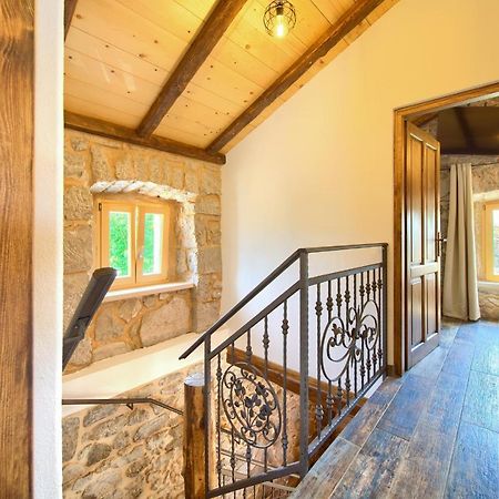 הוילה Vrh  Stone Mill House מראה חיצוני תמונה